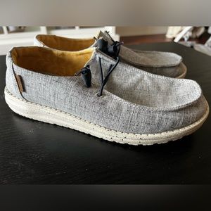 Women’s Size 10 Hey Dude Shoes, Wendy Chambray